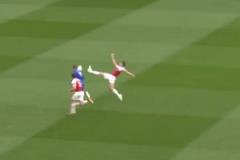 傳奇連線！小舒后場(chǎng)大腳助攻瓦爾迪破門