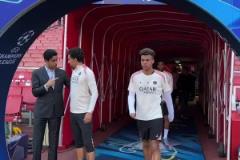 來了！大巴黎眾將踩場(chǎng)酋長(zhǎng)球場(chǎng)，今晚歐冠四強(qiáng)大戰(zhàn)一觸即發(fā)！