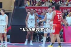 好友相見！ 以前kd就是在球員通道等庫里，現(xiàn)在也是??！