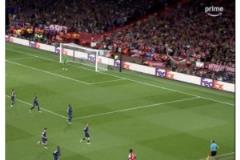 網(wǎng)友曬圖盛贊薩卡：薩卡在這種情況下還創(chuàng)造出了幾次機(jī)會