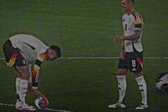 不懂就問：羅德里戈邊線救球這下，咱們國(guó)足有幾個(gè)能做到？