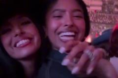 瓦妮莎和Nani一起來看好朋友碧昂斯的演出！母女似姐妹！