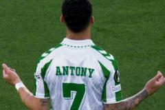 安東尼向眾神祈禱，回應(yīng)的卻只有他自己