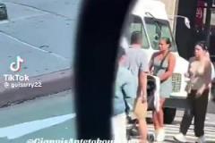 這么快就開啟度假模式！字母哥拖家?guī)Э诔霈F(xiàn)在紐約街頭