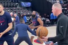 背水一戰(zhàn)！哈登賽前熱身連中三分 本場能否觸底反彈？