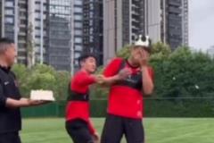 震驚！蓉城內(nèi)訌，韋世豪場(chǎng)下“欺負(fù)”隊(duì)友