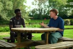 薩卡猛吹亞馬爾：我從未見過(guò)17歲的球員達(dá)到這種水平，太牛逼了