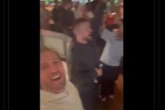 喝醉了都凱恩曬全隊喝酒慶祝視頻配文：我們是冠軍！