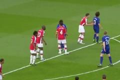 C羅35碼經(jīng)典世界波，16年前的今天，曼聯(lián)3-1阿森納