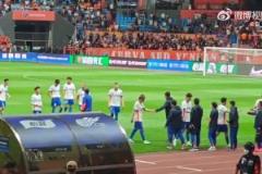 泰山球迷：這次應(yīng)該不是高血壓了，直接上高原反應(yīng)了