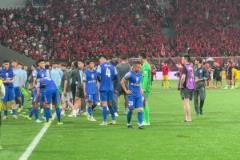 客場不敵成都蓉城遭遇賽季首敗，申花全隊賽后依然向遠征軍致意