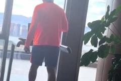 克雷桑因停賽一場(chǎng)，自己在健身房里訓(xùn)練