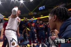 真的想贏??！約老師暫停期間再次化身教練試圖激活隊友