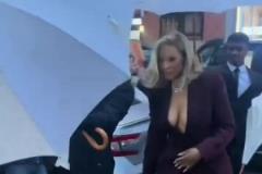 詹姆斯妻子參加活動(dòng) 這穿搭的尺度真大??！