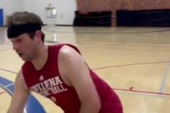 外國網(wǎng)友模仿申京打球 細(xì)節(jié)處理你覺得如何？