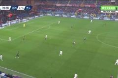 扳平比分！萊奧后點(diǎn)得球推射邊線入網(wǎng)