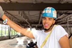 今天23中7瘋狂打鐵！美國網(wǎng)友惡搞：塔圖姆趕緊去工地上班吧