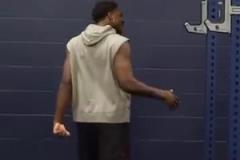 主場優(yōu)勢！森林狼積極備戰(zhàn)G1勇士，華子心情不錯?。? title=