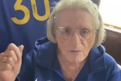 庫(kù)里86歲老迷妹！凱蒂奶奶：祝你今晚比賽好運(yùn) 沖啊勇士?。?！