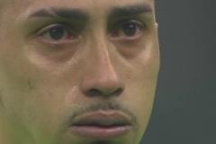 悔恨！巴薩歐冠出局后拉菲尼亞痛心落淚