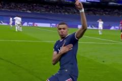 北京國安經(jīng)典搭火車慶祝：《我有一只小毛驢》