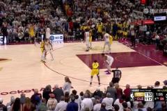 真是難以置信！最后1分鐘騎士仍領先7分，結果最后被哈利伯頓神奇1+3逆轉翻盤！