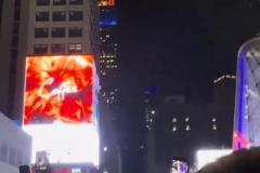 開心！尼克斯再次20分逆轉(zhuǎn) 球迷在麥迪遜廣場(chǎng)花園大喊法克吹楊