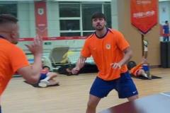 泰山隊力量房比拼臺克球，澤卡、卡扎爾赤腳上陣