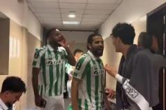 國(guó)安球迷：巴坎布領(lǐng)唱的慶祝歌曲這么像工體御林軍的助威曲呢