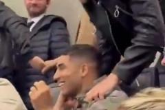 美好的回憶涌上心頭！兩年前到現(xiàn)場給國米加油的阿什拉夫和佩劍！