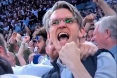 球迷：就說厄德高你最近“臥底”表現(xiàn)，原來是叛變死敵熱刺了