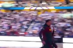 威少帶一群孩子出去玩！