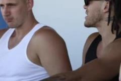 這波血賺！當年約基奇盛情款待戈登賽馬 今天戈登又救約基奇一命