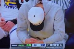 這家沒你不行！勇士輸球，庫里最后時(shí)刻在板凳席落寞低頭