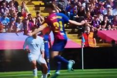 皇馬球迷不滿：亞馬爾進(jìn)球前德容的手球被無(wú)視了！