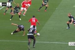 秀翻天了！帕夫利季斯戲耍葡體后防線送助攻！