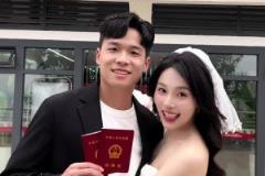 段劉愚真有福氣，老婆這么漂亮?。?！看著像是杏花眼~