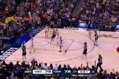 有點(diǎn)尷尬！掘金末節(jié)追分時刻，威少大空位三分出手，投了記大過橋