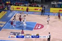 魔王展翅！周琦正面突破單臂隔扣外援卡爾頓