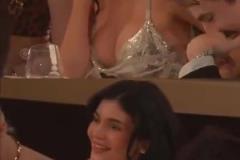 今天來看尼凱G4了！話說凱莉-詹娜這身材也是真的驚艷