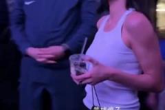 來支持誰??？肯豆和小金妹凱莉-詹娜現(xiàn)身紐約觀看尼凱G4