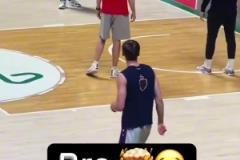 大橋投籃包？哥們，你不會(huì)是球隊(duì)里的射手吧