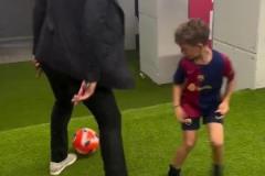 什琴斯尼兒子現(xiàn)場(chǎng)爭(zhēng)搶老亨利，這下可以說(shuō)我的帶球像大帝了