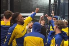 勇士本賽季最后一次出征儀式，不知道今年夏天誰(shuí)走誰(shuí)留？？？