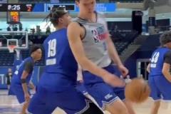 年齡不是問題！楊瀚森打爆24歲大五中鋒戈?duì)柖。? title=