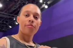 明年見(jiàn)咯！庫(kù)里結(jié)束賽季采訪：感謝大家！今年夏天別煩我~