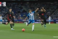 西班牙人開(kāi)場(chǎng)單刀不進(jìn)！烏爾科-岡薩雷斯推射稍稍偏出！