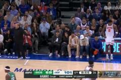 有人管管嗎末節(jié)領(lǐng)先30分錫伯杜還在用主力，場(chǎng)邊OG也要上