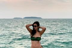 張曼源曬性感泳衣視頻：做一個(gè)快樂(lè)的胖紙呀！