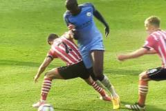 曼城：你見過，單賽季進(jìn)球20+的后腰嗎？